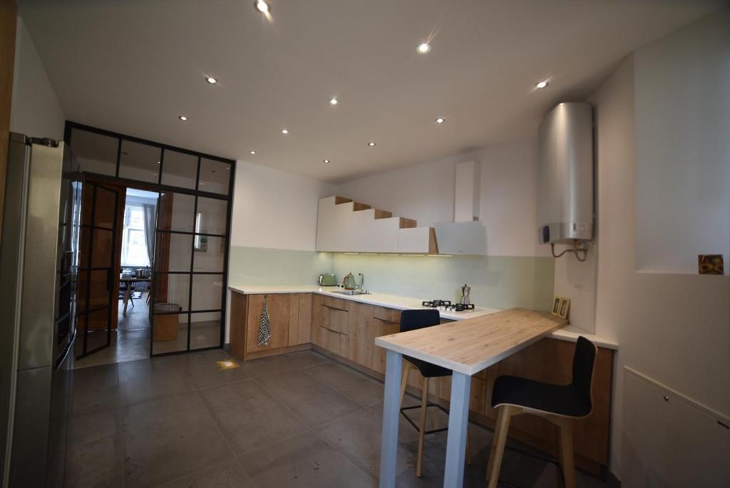 קרקוב Designer Apartment 110M2 With King Size Beds & Equipped Kitchen מראה חיצוני תמונה